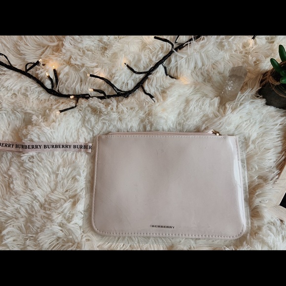 Burberry pouch in baby pink🤍💕 - Picture 2 of 6